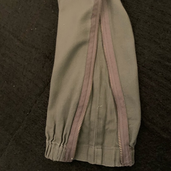 Diesel Cargo pants. Size 28 - Picture 5 of 6